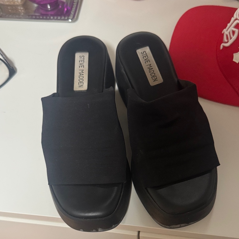 Steve Madden Black Platform Slides